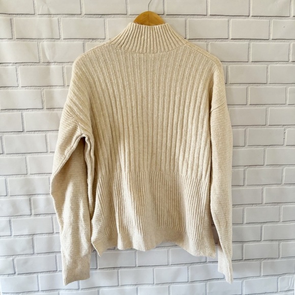 Time & Tru sweater Size Medium - Picture 2 of 8